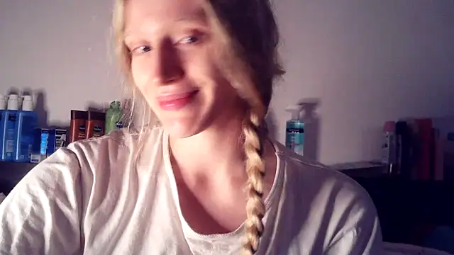 Snapshot of VeronicaJoyful chatting on February 22, 3:23 am VeronicaJoyful online show from February 22, 3:23 am