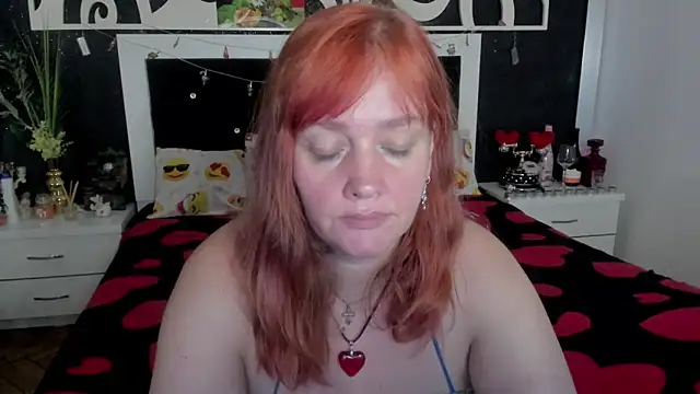 Snapshot of SinFulTitsDD chatting on January 11, 8:10 pm SinFulTitsDD online show from January 11, 8:10 pm