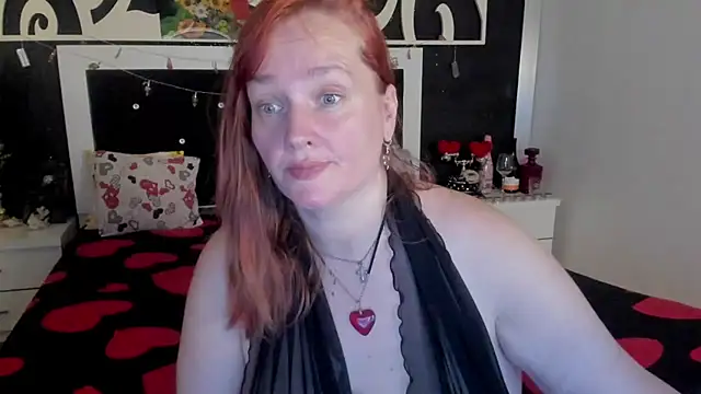 Snapshot of SinFulTitsDD chatting on January 13, 2:53 pm SinFulTitsDD online show from January 13, 2:53 pm