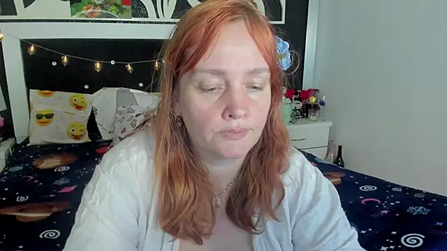 Snapshot of SinFulTitsDD chatting on February 24, 10:03 pm SinFulTitsDD online show from February 24, 10:03 pm