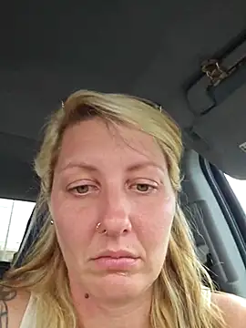 SheIsSomething online show from March 17, 10:28 pm