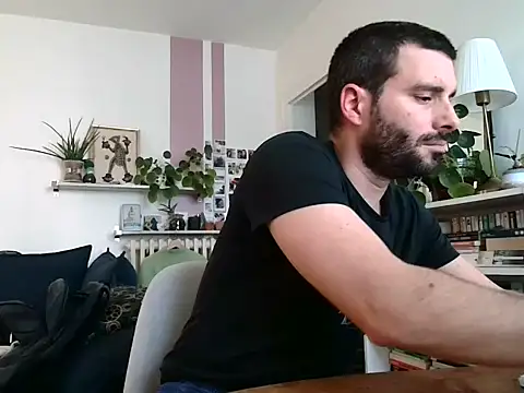 Snapshot of Simon-tem chatting on January 14, 2:44 pm Simon-tem online show from January 14, 2:44 pm