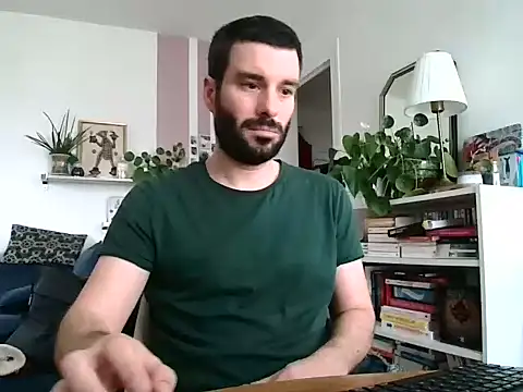 Snapshot of Simon-tem chatting on March 5, 1:18 pm Simon-tem online show from March 5, 1:18 pm