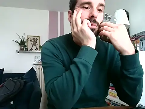Snapshot of Simon-tem chatting on March 12, 1:28 pm Simon-tem online show from March 12, 1:28 pm