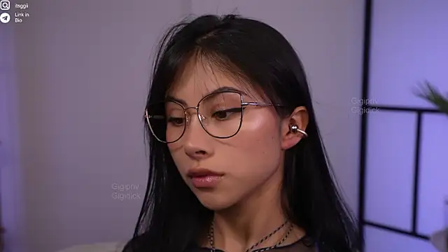 Gigi ohlala online show from November 9, 8:18 pm