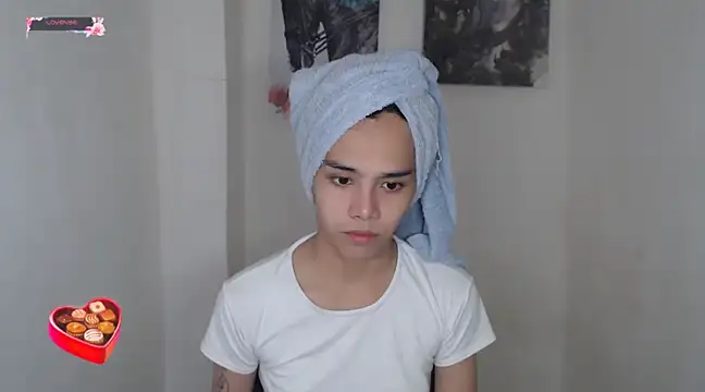 shecutie69 online show from December 18, 3:22 pm