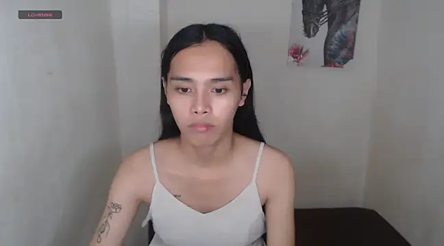 Snapshot of shecutie69 chatting on February 22, 12:49 am shecutie69 online show from February 22, 12:49 am