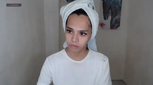 Snapshot of shecutie69 chatting on March 8, 1:47 pm shecutie69 online show from March 8, 1:47 pm