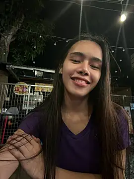 Snapshot of shecutie69 chatting on February 12, 7:20 pm shecutie69 online show from February 12, 7:20 pm