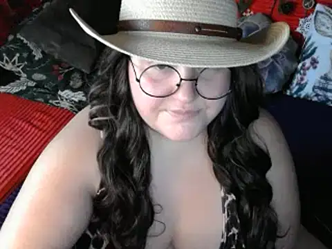 Snapshot of ThickBones chatting on January 23, 2:28 pm ThickBones online show from January 23, 2:28 pm