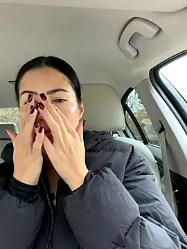 clairewntr online show from November 1, 10:39 am