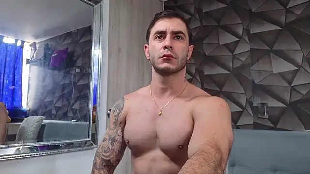 Latino stud4u online show from May 31, 5:20 pm