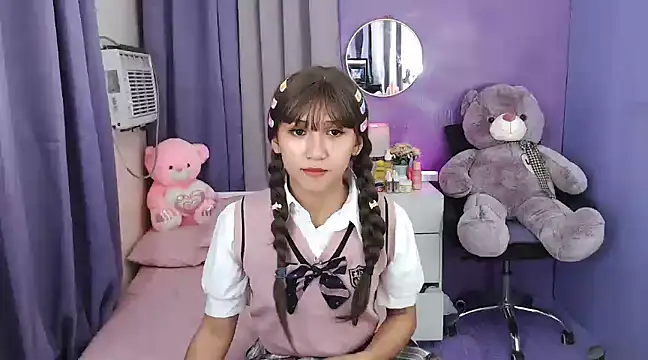 Snapshot of urlovelyfreya chatting on February 17, 6:04 pm urlovelyfreya online show from February 17, 6:04 pm