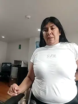 aisha latina online show from May 25, 3:51 pm