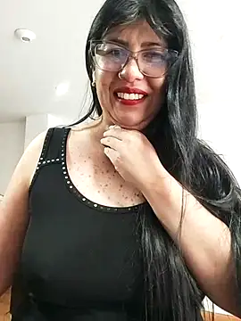 aisha latina online show from July 9, 2:54 pm