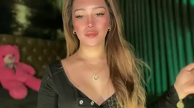 Snapshot of Jasmine_Elcock chatting on December 3, 12:06 pm Jasmine Elcock online show from December 3, 12:06 pm