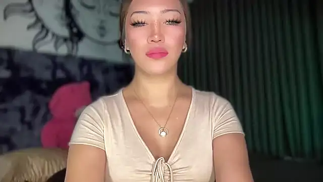 Snapshot of Jasmine_Elcock chatting on February 18, 5:09 am Jasmine Elcock online show from February 18, 5:09 am