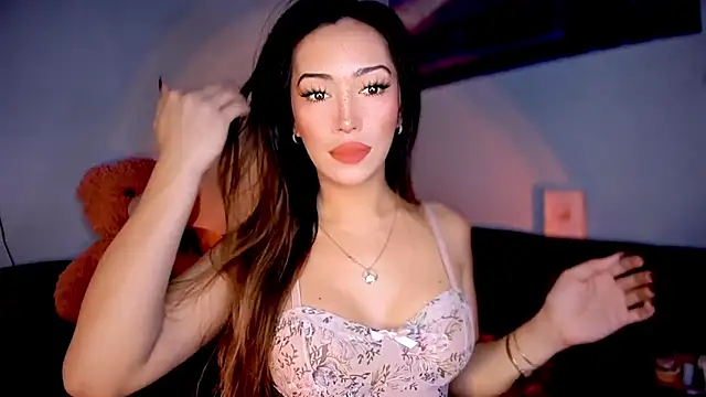 Snapshot of Jasmine_Elcock chatting on December 17, 9:54 pm Jasmine Elcock online show from December 17, 9:54 pm