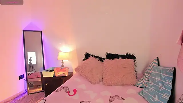 SophieRossi online show from November 5, 4:12 am