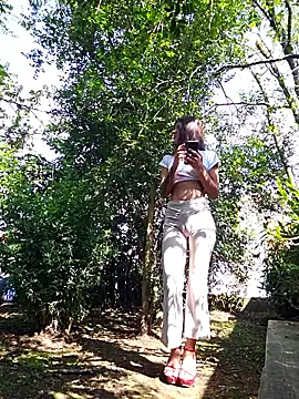 Snapshot of Yuky_ta chatting on May 8, 2:33 pm Yuky ta online show from May 8, 2:33 pm