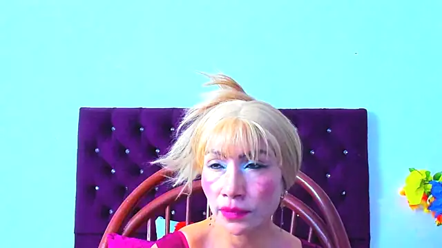 Snapshot of almabeckelt chatting on February 12, 8:26 pm almabeckelt online show from February 12, 8:26 pm