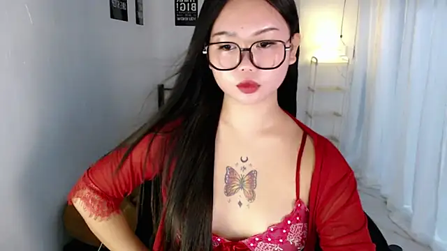 Snapshot of Vivorey_Leighn chatting on July 13, 4:54 pm Vivorey Leighn online show from July 13, 4:54 pm