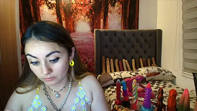 Snapshot of sofia23dirty chatting on February 2, 10:52 pm sofia23dirty online show from February 2, 10:52 pm