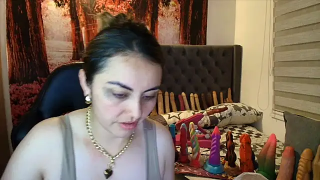 Snapshot of sofia23dirty chatting on February 5, 11:20 pm sofia23dirty online show from February 5, 11:20 pm