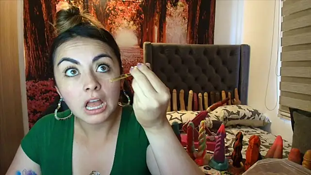 Snapshot of sofia23dirty chatting on February 8, 7:50 pm sofia23dirty online show from February 8, 7:50 pm