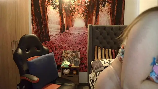 Snapshot of sofia23dirty chatting on February 17, 10:27 pm sofia23dirty online show from February 17, 10:27 pm