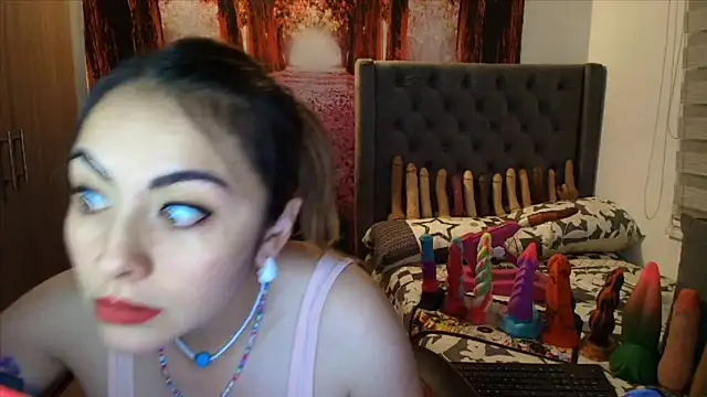 Snapshot of sofia23dirty chatting on February 23, 10:51 pm sofia23dirty online show from February 23, 10:51 pm