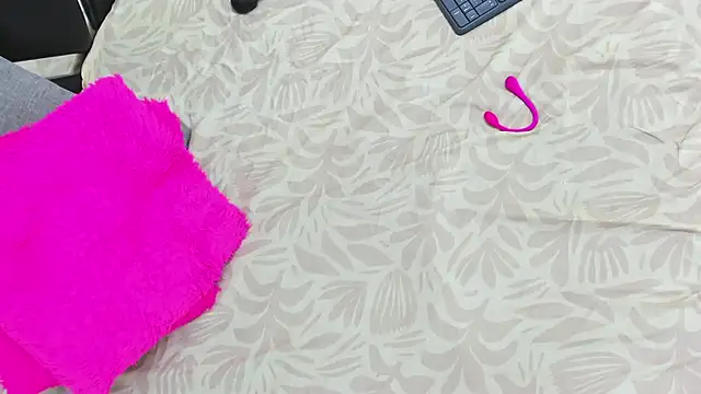 Snapshot of MiaCelestte chatting on February 2, 12:24 pm MiaCelestte online show from February 2, 12:24 pm