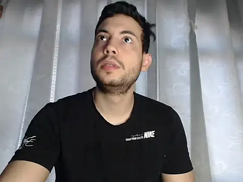 Armando 2002 online show from January 27, 2:02 pm