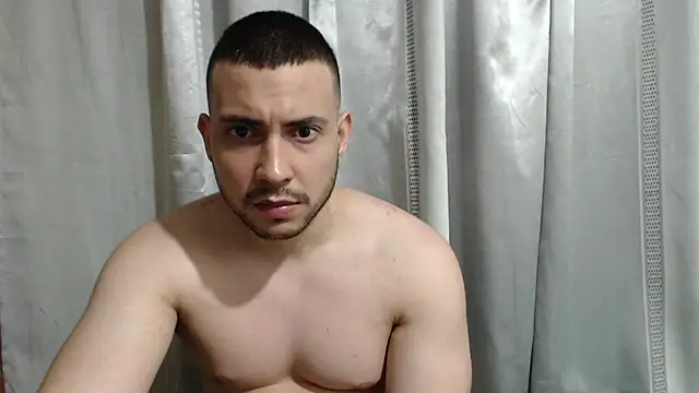 Snapshot of Armando_2002 chatting on May 21, 2:40 am Armando 2002 online show from May 21, 2:40 am