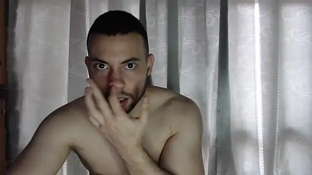 Snapshot of Armando_2002 chatting on May 25, 4:57 pm Armando 2002 online show from May 25, 4:57 pm