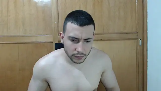 Snapshot of Armando_2002 chatting on May 31, 3:58 am Armando 2002 online show from May 31, 3:58 am