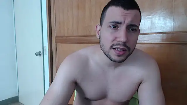 Snapshot of Armando_2002 chatting on July 10, 3:14 pm Armando 2002 online show from July 10, 3:14 pm