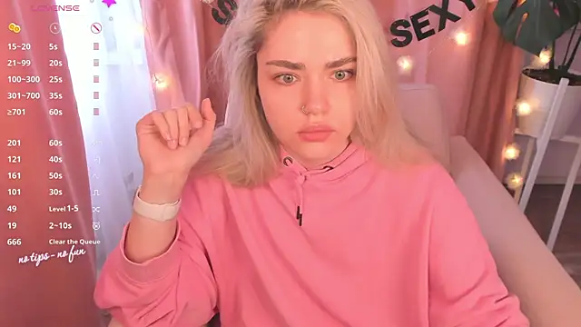 pussy-kattt online show from March 21, 11:33 am