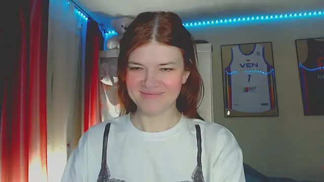 Snapshot of Klementa chatting on July 6, 6:43 pm Klementa online show from July 6, 6:43 pm