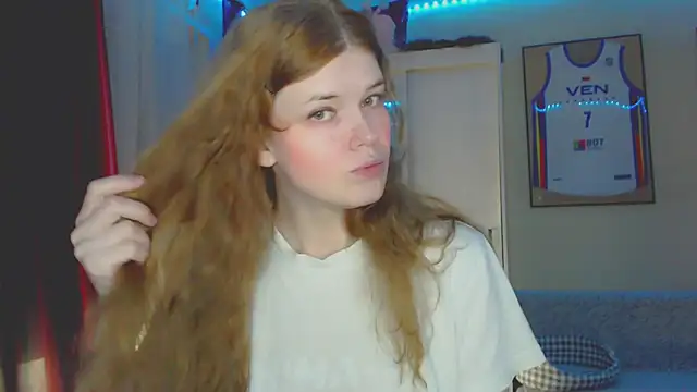 Snapshot of Klementa chatting on July 30, 6:18 pm Klementa online show from July 30, 6:18 pm