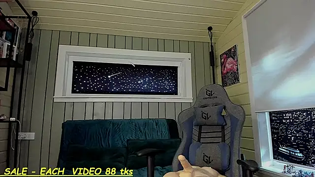 SandyChris online show from September 28, 9:25 am