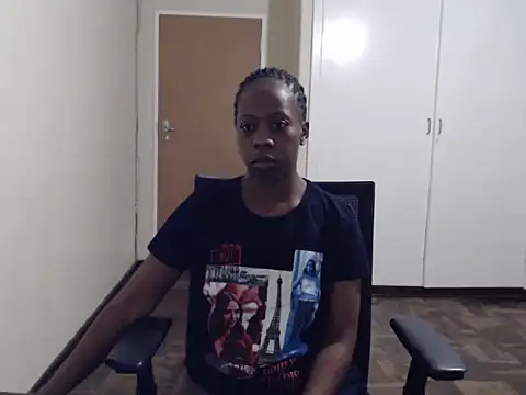 QUEENMANDYY online show from January 13, 2:17 am