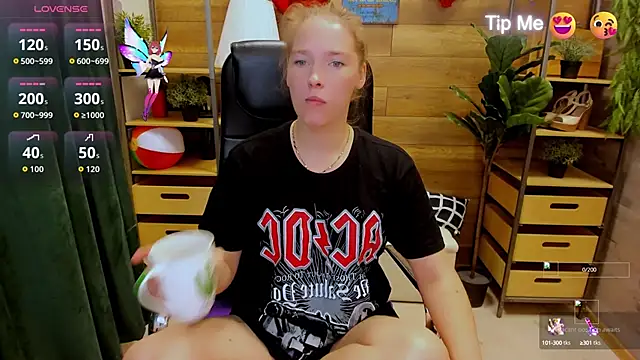 Snapshot of _fiona_Love chatting on October 3, 8:39 pm  fiona Love online show from October 3, 8:39 pm