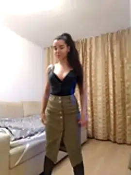 baby sweet girl  online show from April 12, 9:42 pm