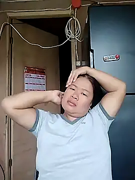 Snapshot of lickmepussy21 chatting on February 2, 5:17 am lickmepussy21 online show from February 2, 5:17 am