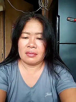 Snapshot of lickmepussy21 chatting on February 5, 6:51 am lickmepussy21 online show from February 5, 6:51 am