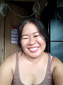 Snapshot of lickmepussy21 chatting on February 7, 12:14 am lickmepussy21 online show from February 7, 12:14 am