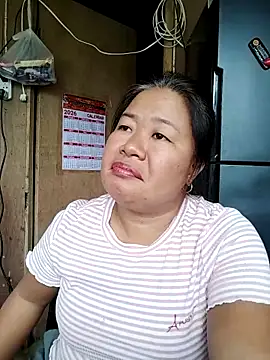 Snapshot of lickmepussy21 chatting on February 11, 4:50 am lickmepussy21 online show from February 11, 4:50 am