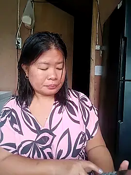 Snapshot of lickmepussy21 chatting on February 21, 11:17 pm lickmepussy21 online show from February 21, 11:17 pm