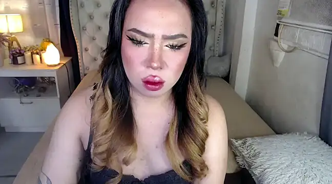 RebecaNextToYou online show from December 12, 5:04 pm